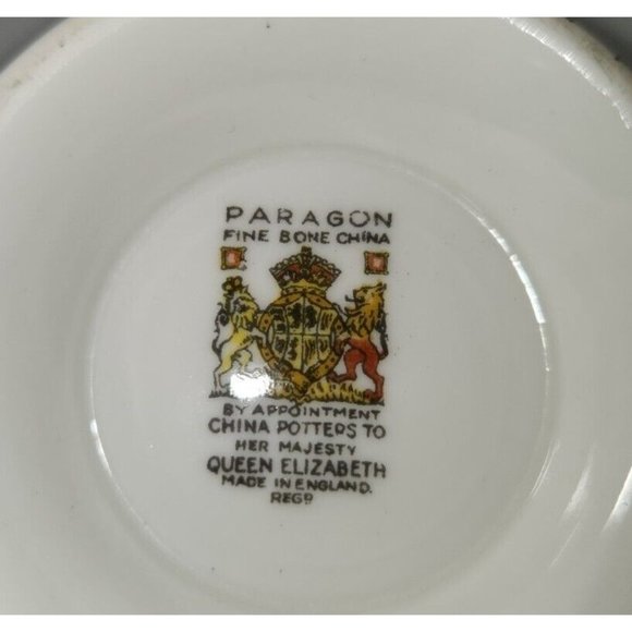 One Royal Albert Paragon "Tree of Kashmir" Her Royal Majesty Queen Elizabeth - Picture 5 of 6